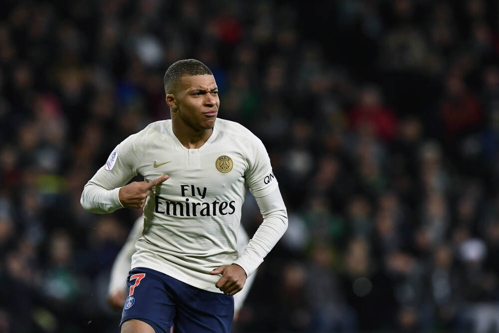 欢度元旦 享受跨年的快乐时光 消费市场增添新活力